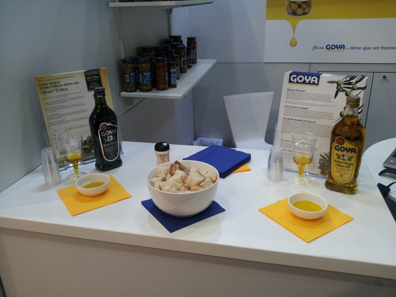 Productos Goya en el stand de la feria Fine Food Australia